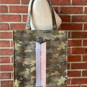 STELLA & DOT CAMEO GAME CHANGER TOTE
